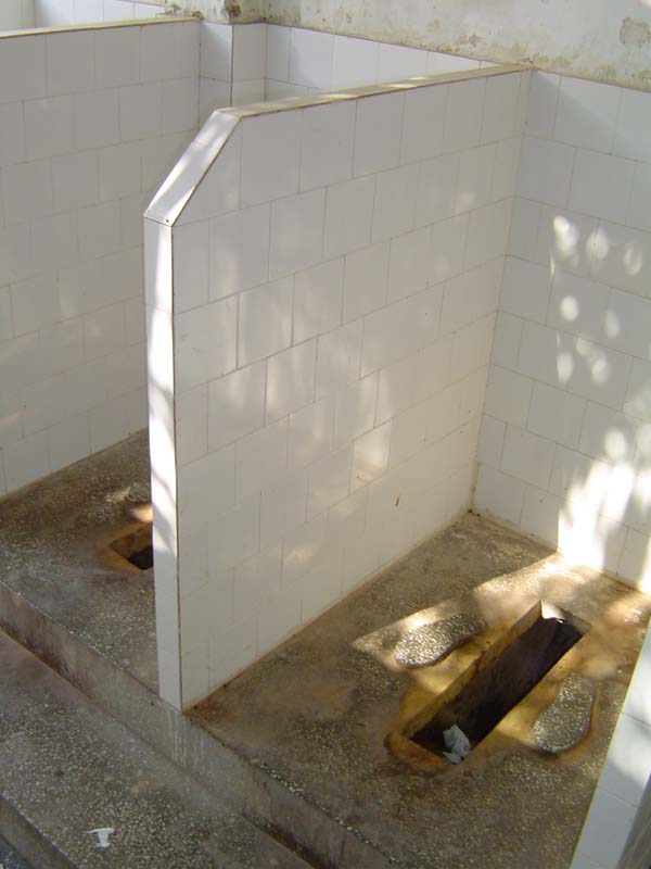 jinghong-public-toilet-1630.jpg